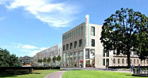 Neues Bauwerk angebaut an das alte Geb�ude der Deitschen Bahn